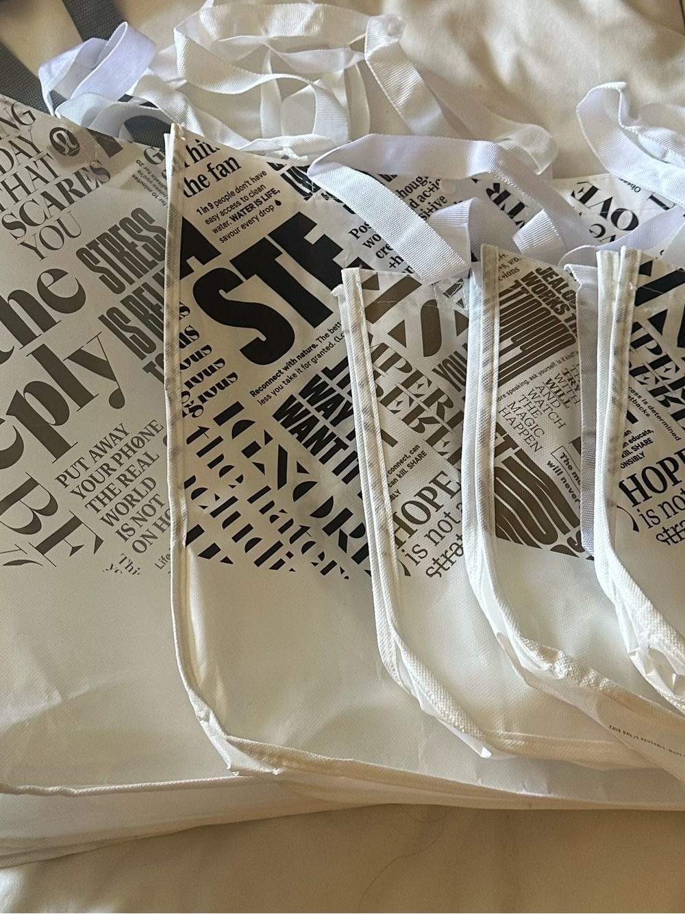 Lululemon shopping bag bags